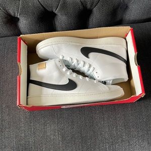 Brand New Nike Court Royale 2 MID - Size 9.5